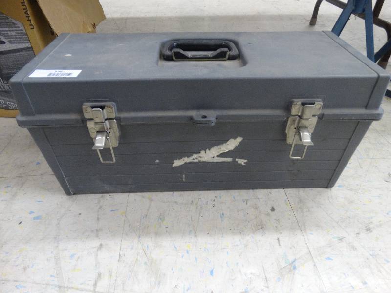 lot 938 image: Tool Box.