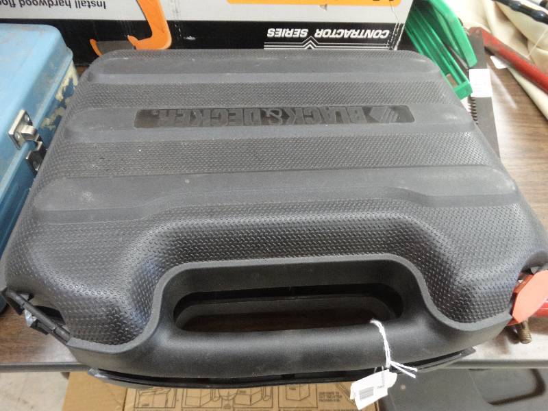 lot 943 image: Black & Decker Drill Set.