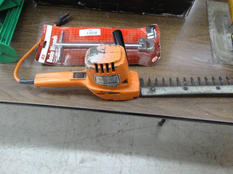 lot 948 image: Basin Wrench, Black & Decker Electric Edger.