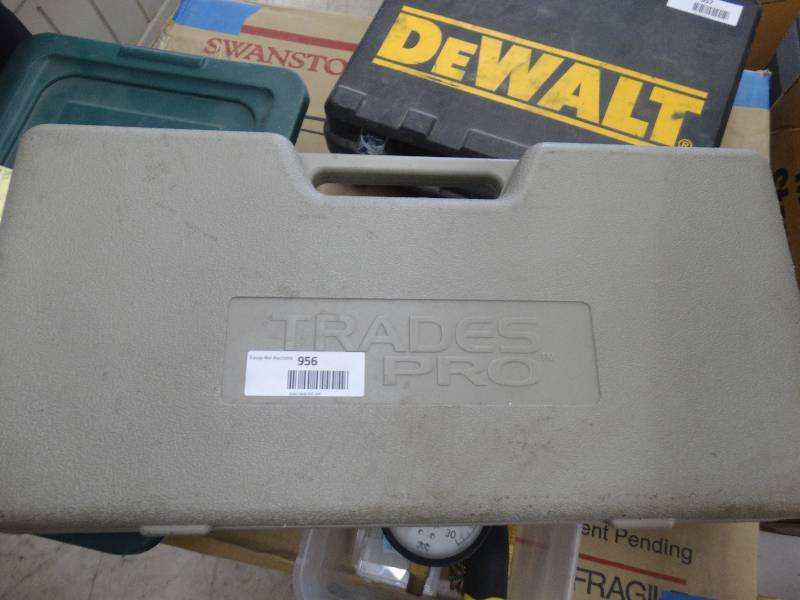 lot 956 image: Trodes Pro Carrying Case WContents.