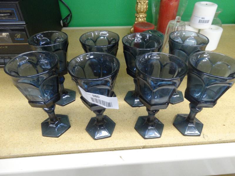 lot 980 image: 8 Piece Nice Cup Set.