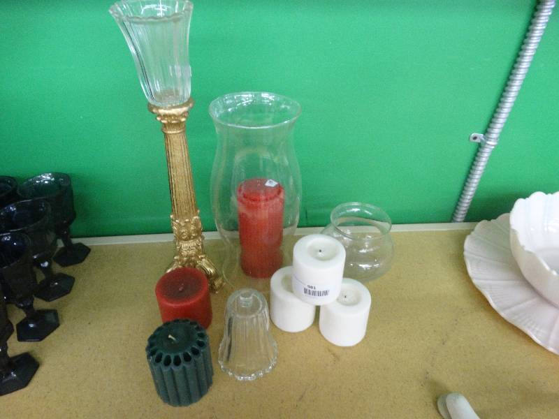 lot 981 image: 5 Candles, Candle Stick, 2 Glass Pieces.