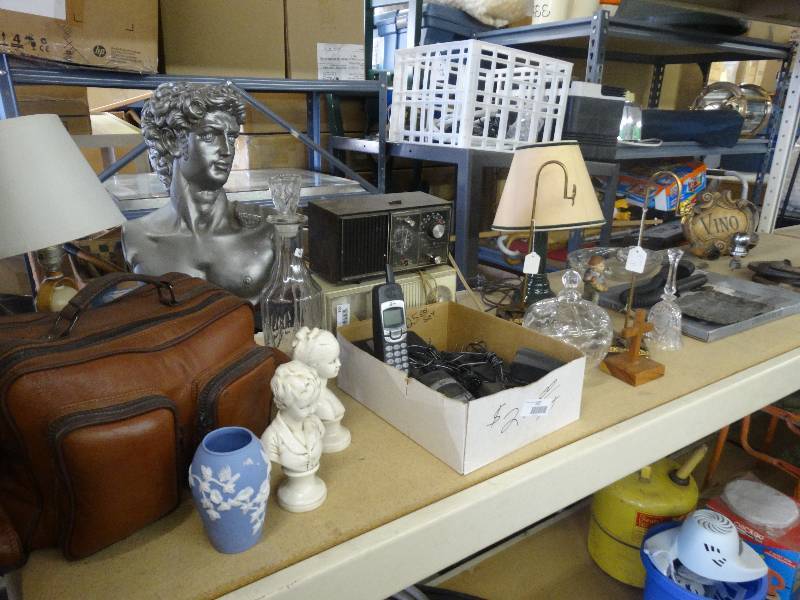 lot 1027 image: All Contents On Shelf.