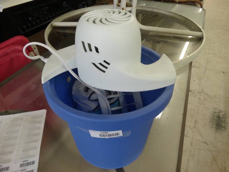 lot 1030 image: Salt Mixer For Ice Melt & Ice Melt.