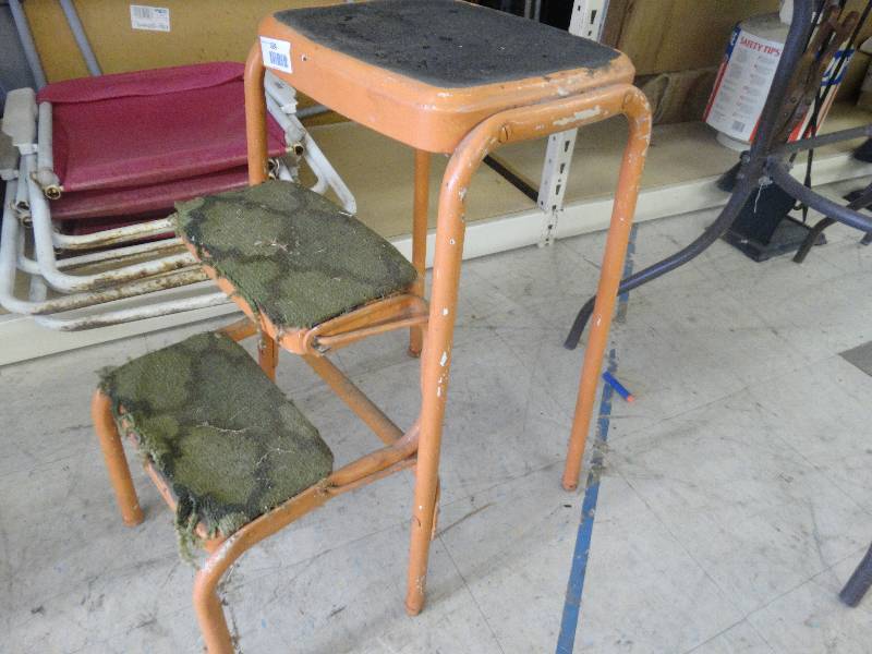 lot 1034 image: 3-Step Stepstool.