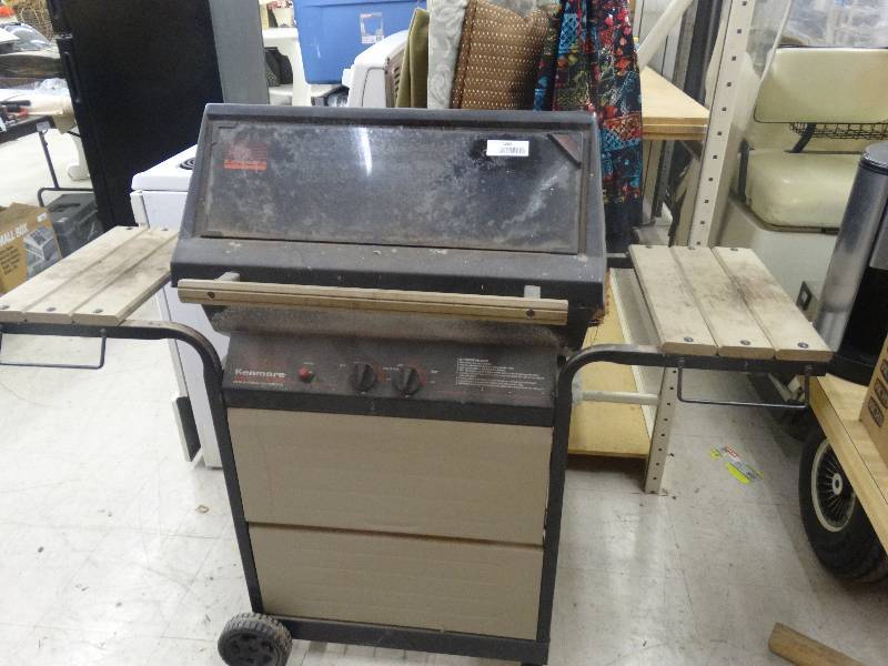 lot 1063 image: Kenmore Patio Charcoal 680  SQ Cooking Area Grill.