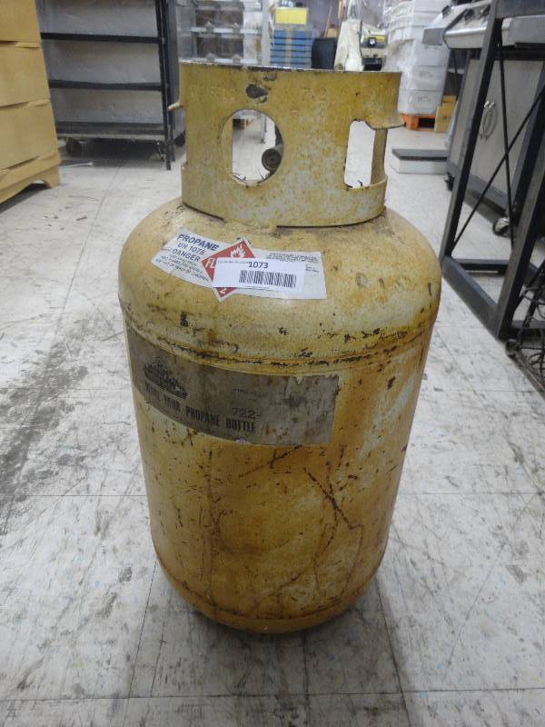 lot 1073 image: Propane Tank.