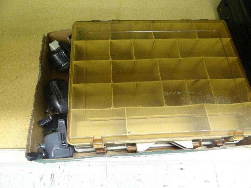 lot 1126 image: Tackle Box & 3 reels.