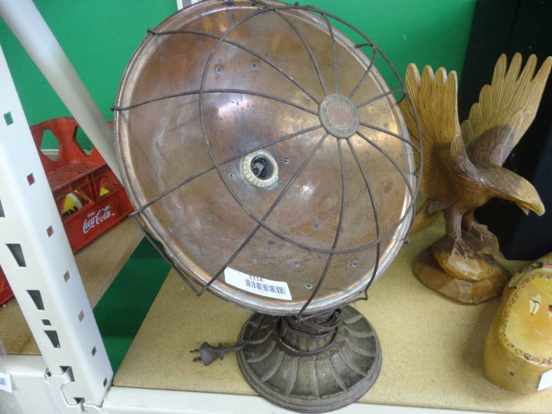 lot 1118 image: Antique Heat Lamp.