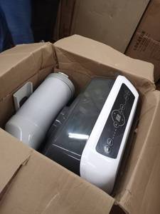 lot 29602 image: portable air conditioner white