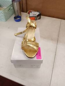 lot 29651 image: floral shoes gold 9ww