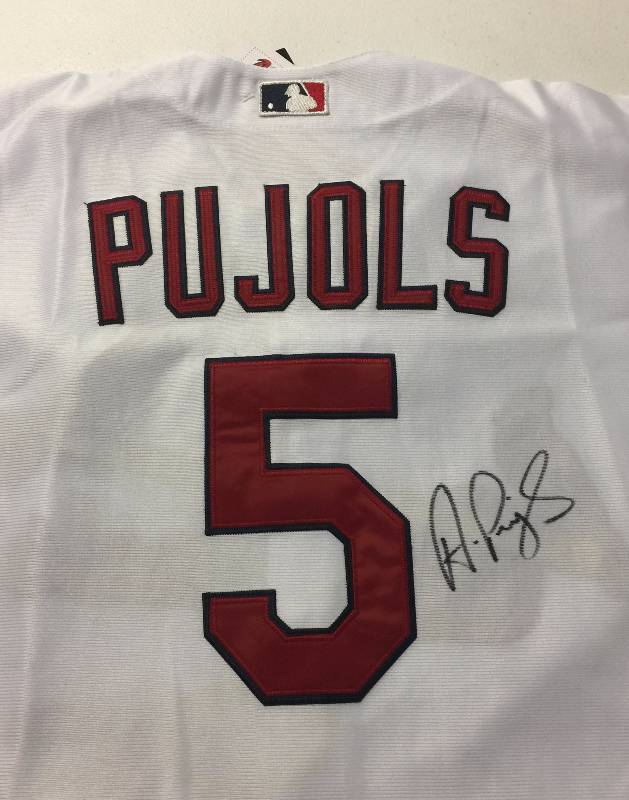 lot 1000 image: Albert Pujols Signed St. Louis Cardinals Size 50 Original Majestic Jersey