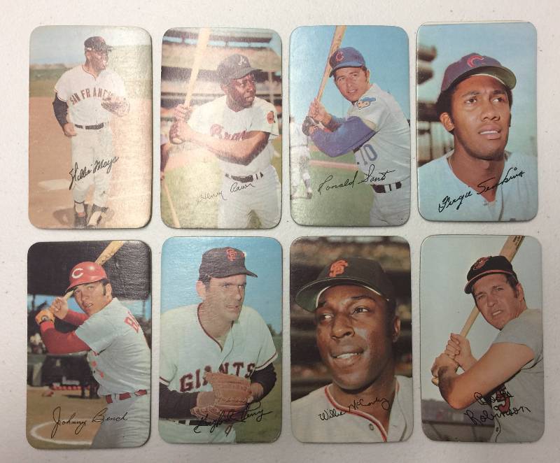 lot 1088 image: 18 1971 Topps Super Giant Inserts w 8 Hall of Famers including Willie Mays, Hank Aaron, Bench, Robinson