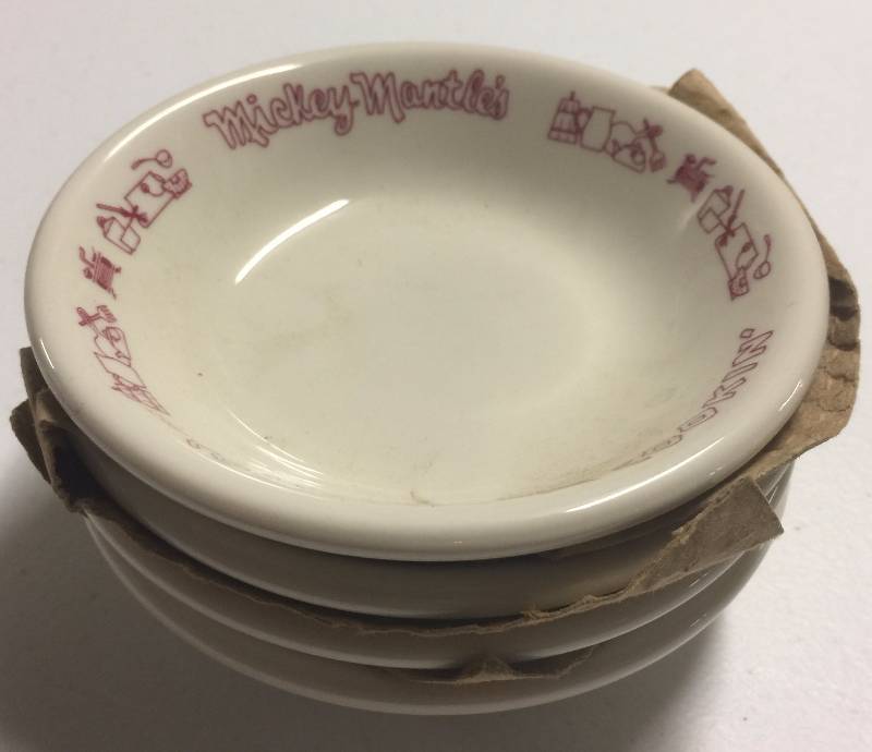 lot 1119 image: Four Mickey Mantle Country Cookin  Serving Dishes From 1968-69 Mantle Restaurant