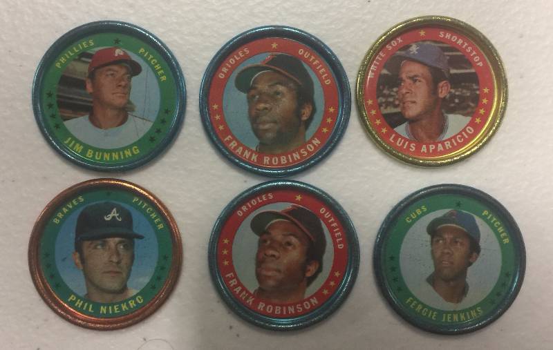 lot 1127 image: Six Orignal 1971 Topps Coins including ALL Hall of Famers Frank Robinson x2, Luis Aparicio, Fergie Jenkins, Phil Niekro, & Jim Bunning