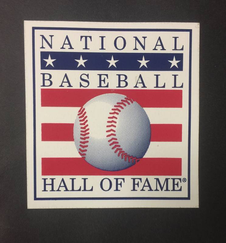 lot 1135 image: Full Binder of Approximately 800 Baseball Cards with 90% Hall of Famers