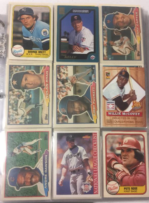 lot 1136 image: Binder Full of Baseball Cards with Sets & Stars