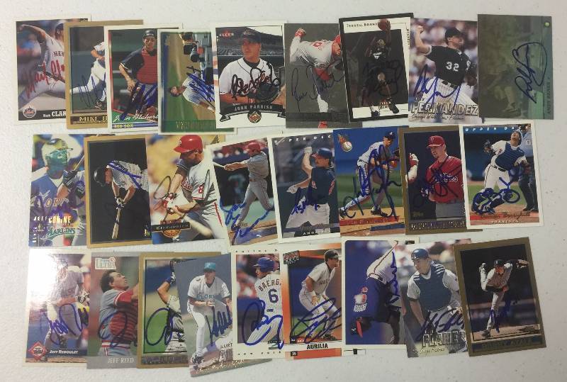 lot 1140 image: Approximately 25 Hand Signed Major League Baseball Cards Signed
