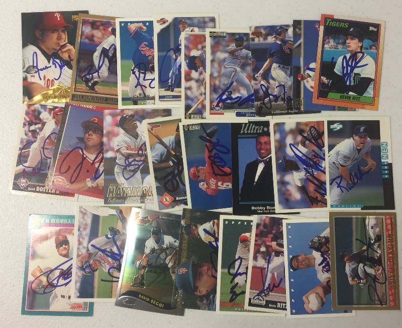 lot 1141 image: Approximately 25 Hand Signed Major League Baseball Cards Signed