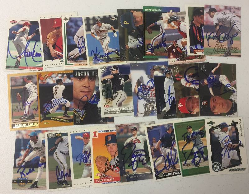 lot 1142 image: Approximately 25 Hand Signed Major League Baseball Cards Signed