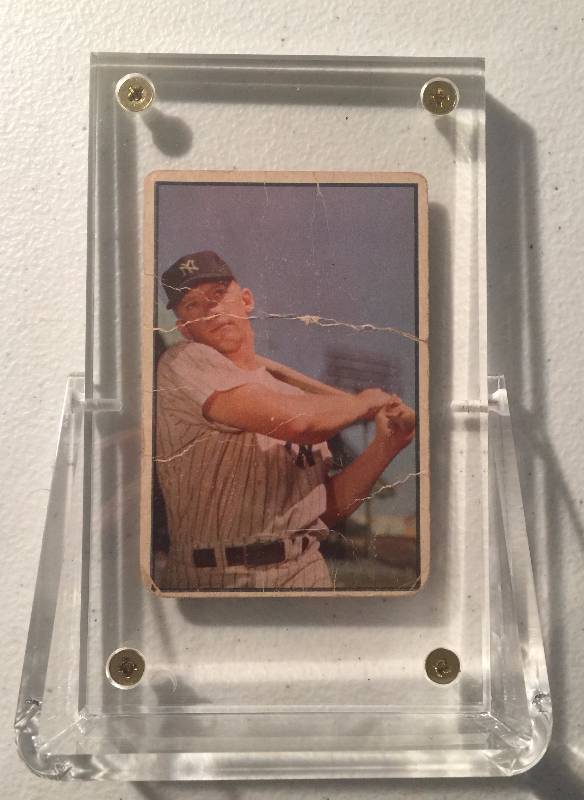 lot 900 image: 1953 Bowman Color Mickey Mantle Large #59 New York Yankees Book Value $2,000.00