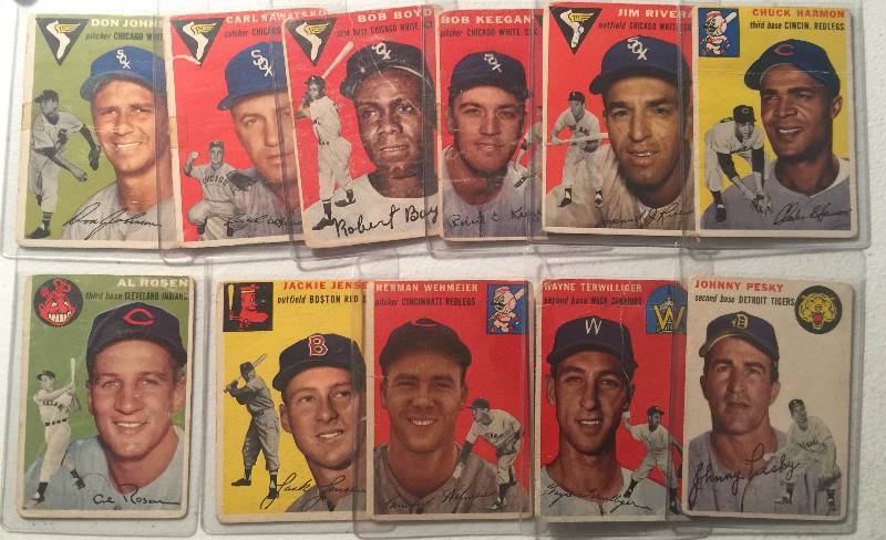 lot 915 image: Lot of Ten (10) Original 1954 Topps Baseball Cards High Book Value $200.00