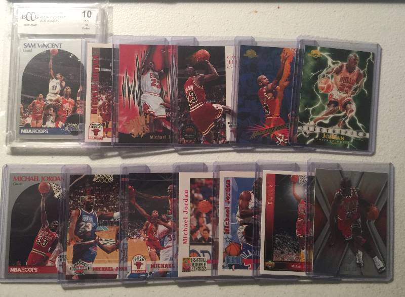 lot 920 image: 28 Card Lot o Michael Jordan Chicago Bulls Cards including Baseball Rookie Card