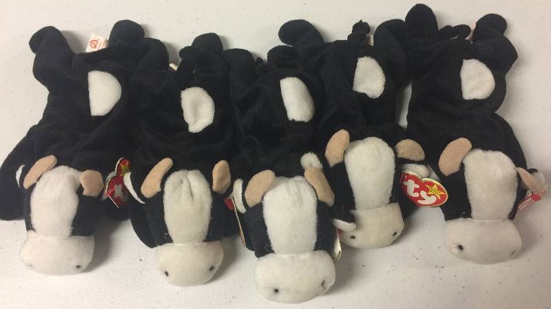 lot 1220 image: Five (5) New Mint Ty Beanie Babies Daisey The Cow with Mint Tags