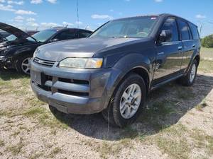 lot 45117 image: 2002 Isuzu Axiom XS