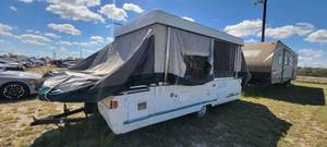 lot 45133 image: SunRidge PopUp Camper