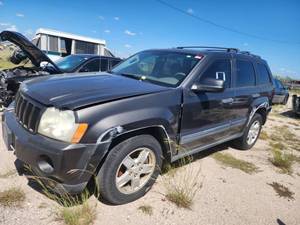 lot 45135 image: 2006 Jeep Laredo