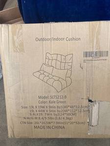 lot 16192 image: INDOOROUTDOOR CUSHION SLT5219-9 KALE GREEN