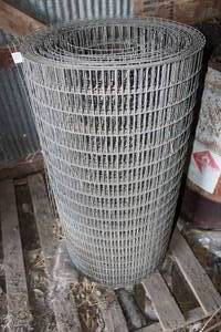 lot 18008 image: 2 Partial Rolls of 4Ft Metal Fencing