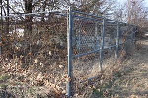 lot 18028 image: 6Ft Tall Animal  Dog Run