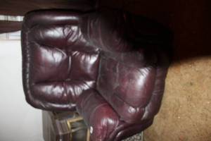 lot 18045 image: Dark Brown Leather Over-Stuffed Recliner