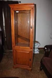 lot 18046 image: Nive Wood Cabinet w Glass Door