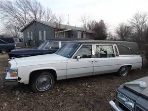 lot 11032 image: White 1983 Cadillac Hearse