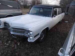 lot 11034 image: Nice White 1966 Cadillac  Hearse