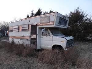 lot 11042 image: 1976 Ford RV Camper  Motorhome  W Generator