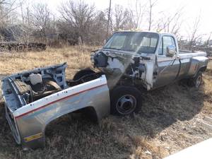 lot 11068 image: 1989 Chevy Dually Pick Up  No Motor