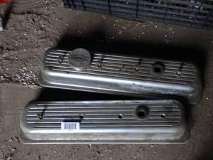 lot 11120 image: Chevrolet Valve Covers  East 12 of West Barn