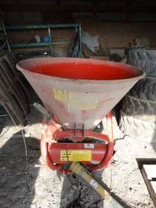 lot 11166 image: Quality Spreader for Tractor    West 12 of West Barn
