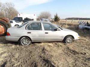 lot 11213 image: 2000 Toyota Carolla