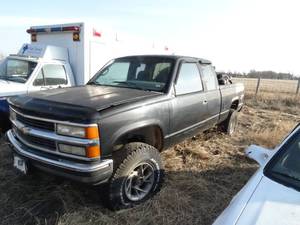 lot 11223 image: Black Chevy Z71 Extended Cab Pick-up wo Contents in Back
