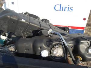 lot 11224 image: Lot of Gas Tanks and Misc in Back of Z71