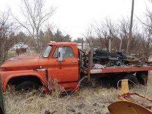 lot 11276 image: Chevrolet C60 Flatbed wo Contents  Bring Saw for Trees