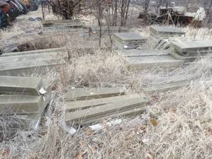 lot 11279 image: 4Ft Slabs of limestone Sections