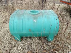 lot 11280 image: Large Plastic Tank