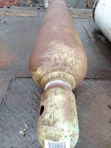 lot 11285 image: 4Ft tall Oxygen Tank