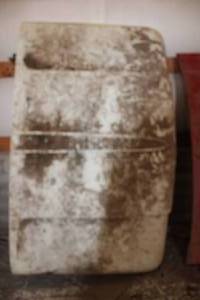 lot 18094 image: White Old Truck Hood